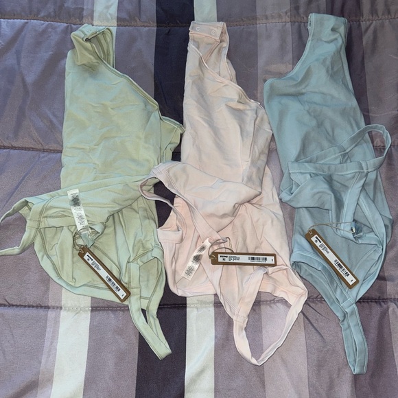 Set of 3- NWT- Skims Cotton Jersey Scoop Neck Bodysuit- Size Medium - Picture 4 of 10